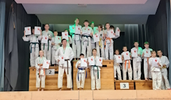 Die Teilnehmer der Weihnachtsfeier